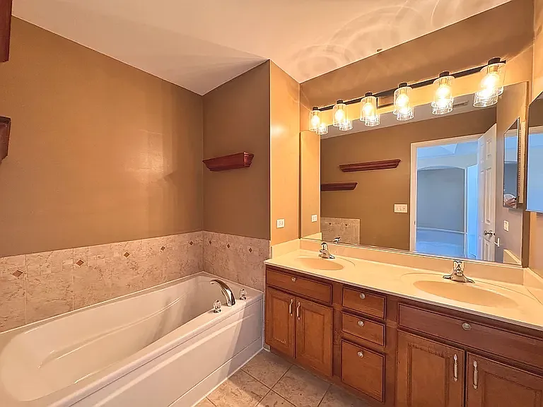 2266 Pembridge Dr — Photo 19