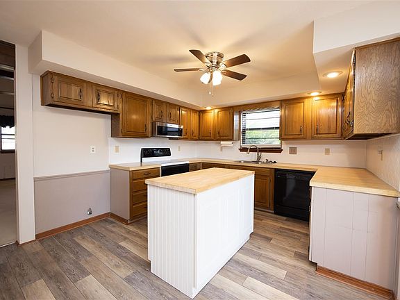 4th image of 118 Fir Dr