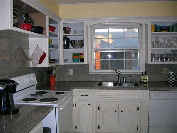5th image of 9905 Village Dr