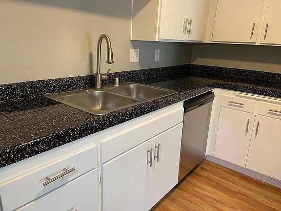 4th image of 4133 Kansas St APT 1B