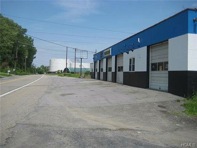 2nd image of 1214 River Rd