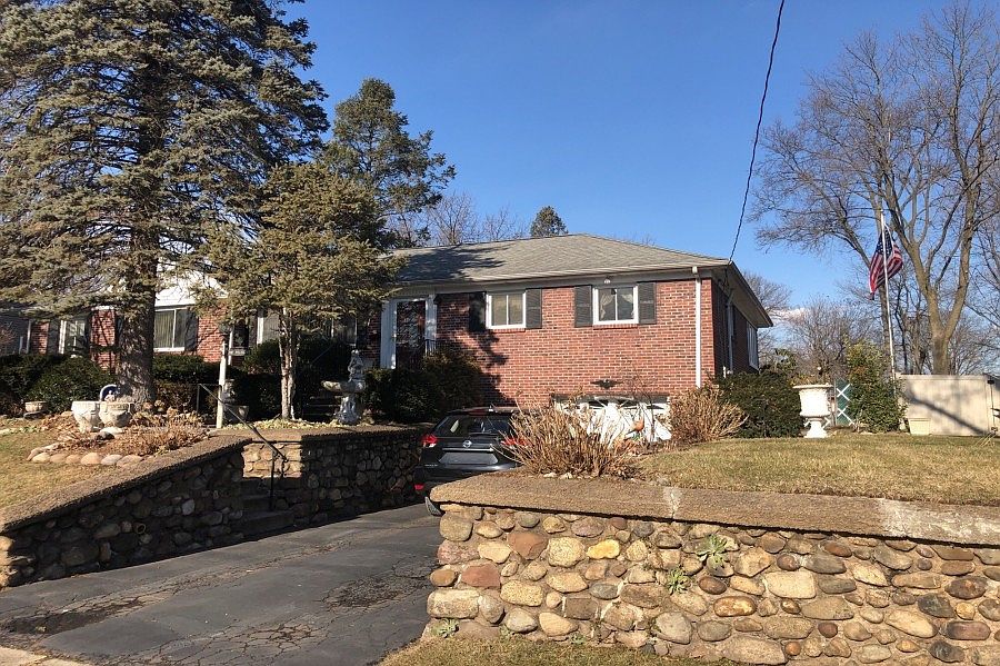 2nd image of 84 Ackerman Ave