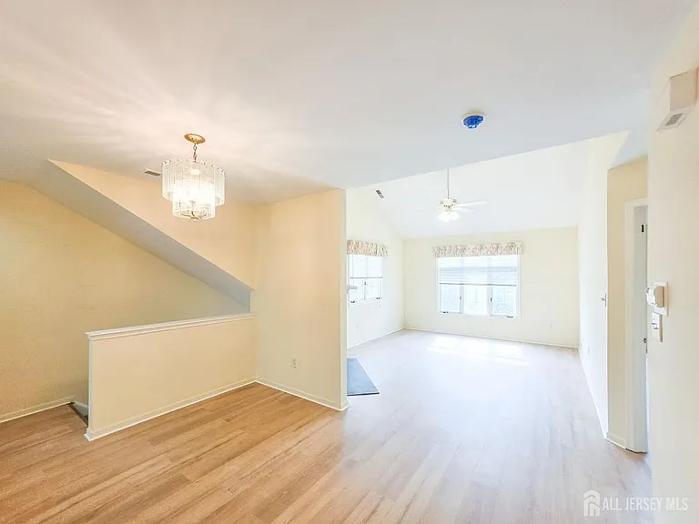 1 Rutland Ln — Photo 19