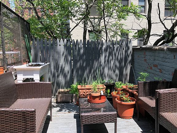 4th image of 221 W 70th St APT 4