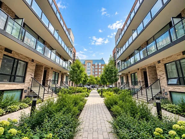 861 Sheppard Ave W, Toronto, ON