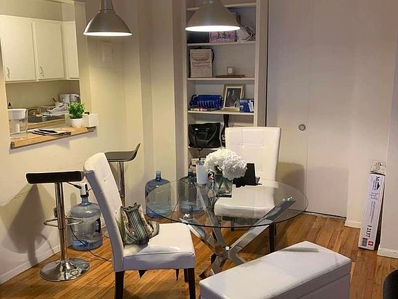 4th image of 110 E 13th St APT 6A
