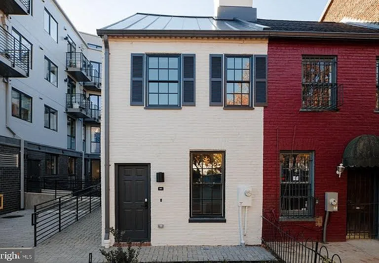 816 Potomac Ave SE #TOWNHOUSE — Photo 1