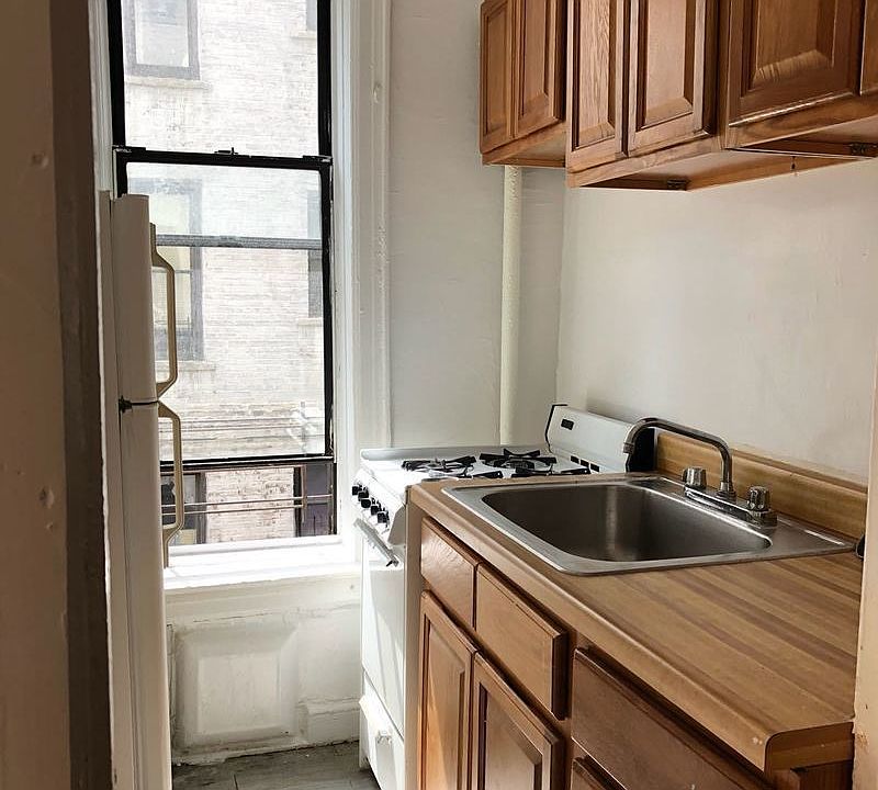 2nd image of 1296 Pacific St APT 311