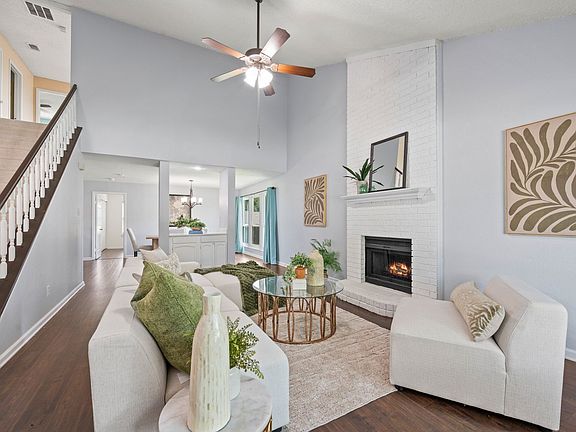 2nd image of 2621 Bayberry Ln