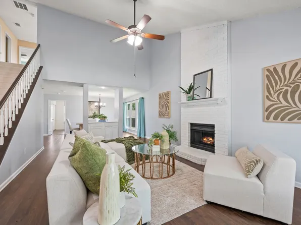 2621 Bayberry Ln, Euless, TX 76039