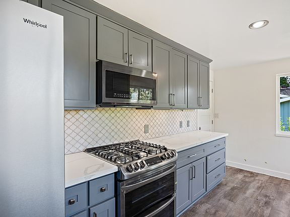 2nd image of 2128 Seaview Ave W