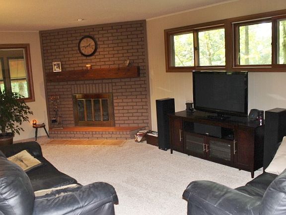 2nd image of 190 Briarwood Pl