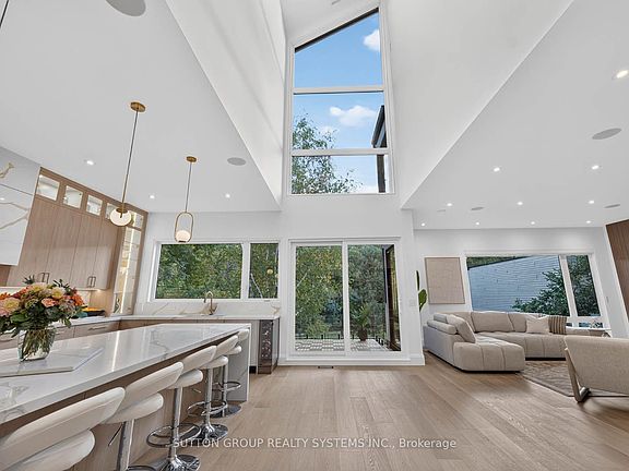 4th image of 272 Renforth Dr