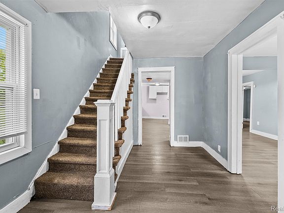 5th image of 3605 Ash St