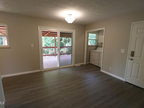 4th image of 4115 Sanford Dr