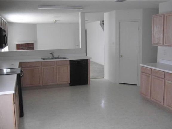 3rd image of 3708 Bluff Creek Ln