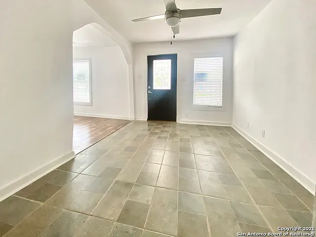 3237 Colima St — Photo 6