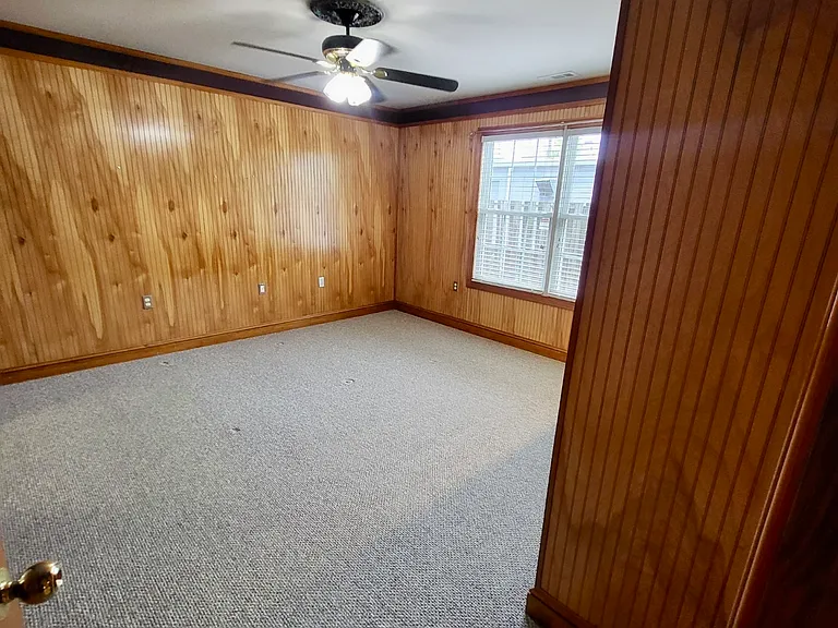 Apt 2D Bedroom with full bathroom, walk-in closet and study area.