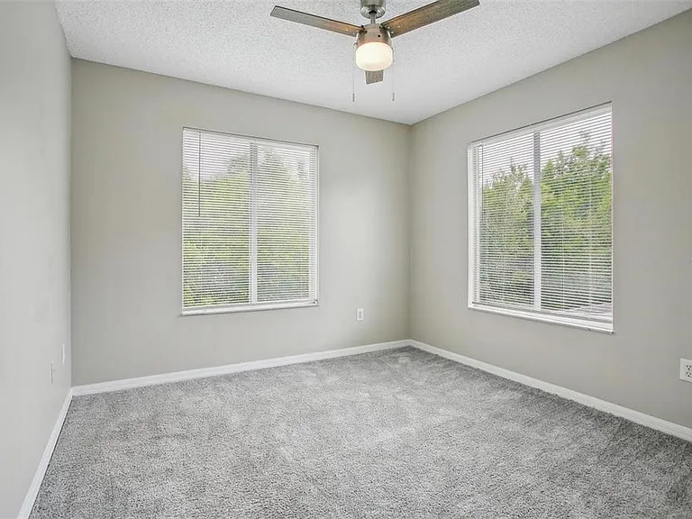 18181 Paradise Point Dr — Photo 21