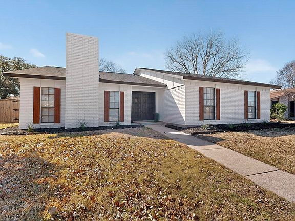 3rd image of 816 Cross Bend Rd