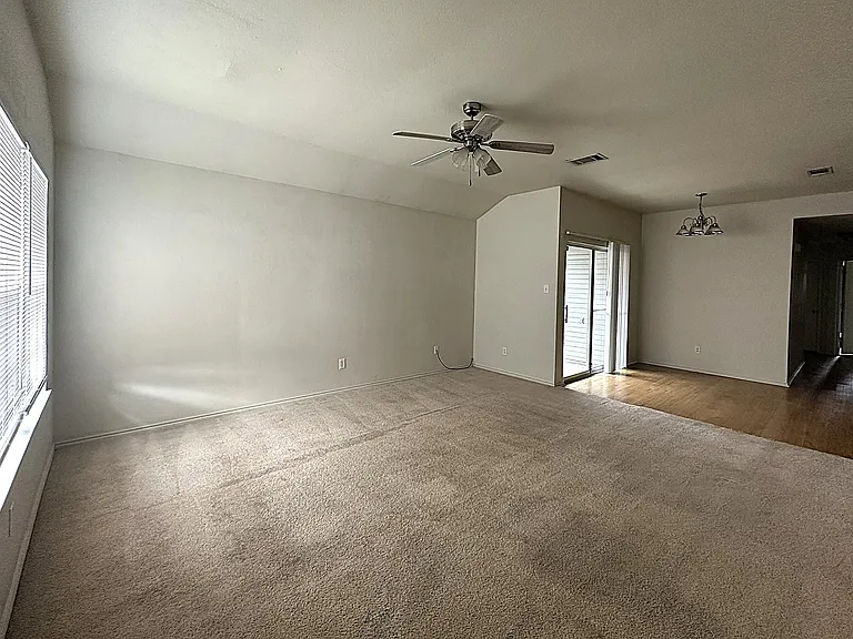 4807 Auburn Dr #A — Photo 2