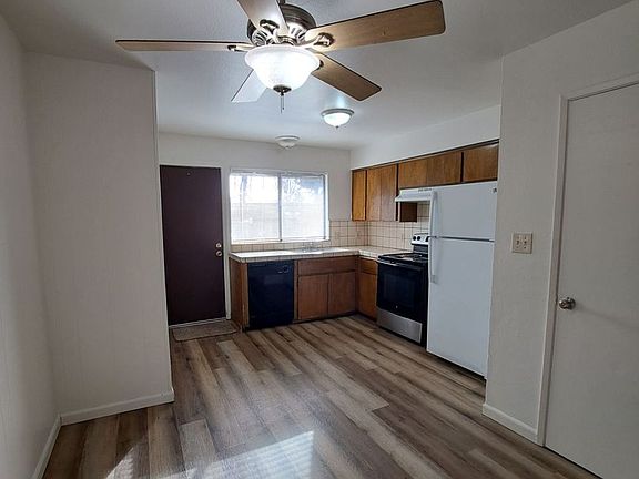 4th image of 2932 N Channing Way #2958