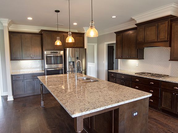 4th image of 18 Abby Glen Way