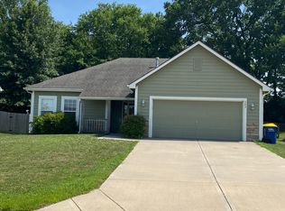 303 W 16th Ter, Eudora, KS 66025