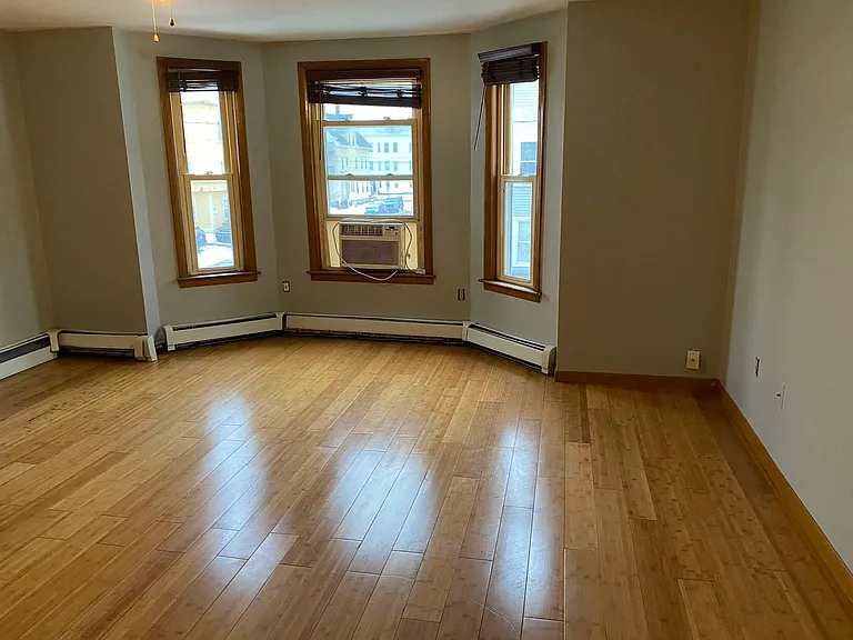 65 Cartier St #2 — Photo 3
