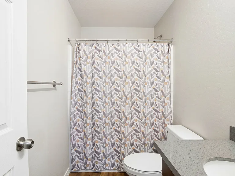 1748 N Logan Ln — Photo 20