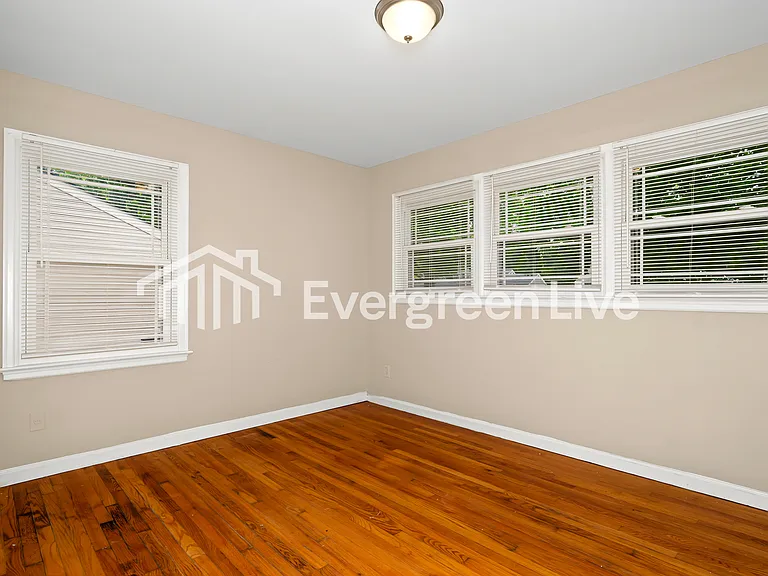 110 Saint Daniel Ln — Photo 11