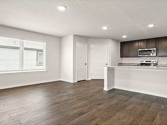 4th image of 2413 Texas Ash Way
