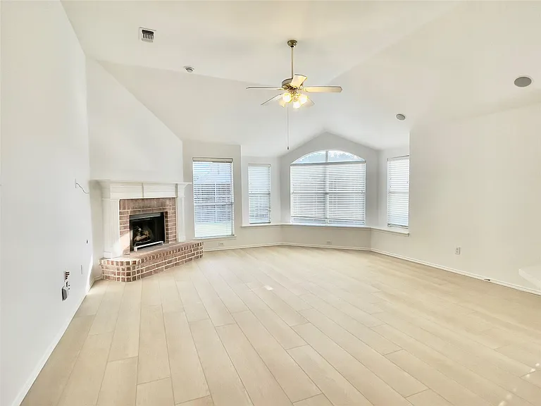 11002 Tree Shadow Ln — Photo 19
