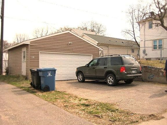 4th image of 2341 James Ave N