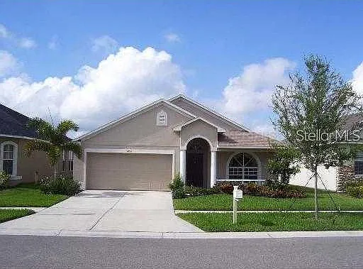 4 bed, 2.0 bath, 1846 sqft, $3,000 — Photo 2