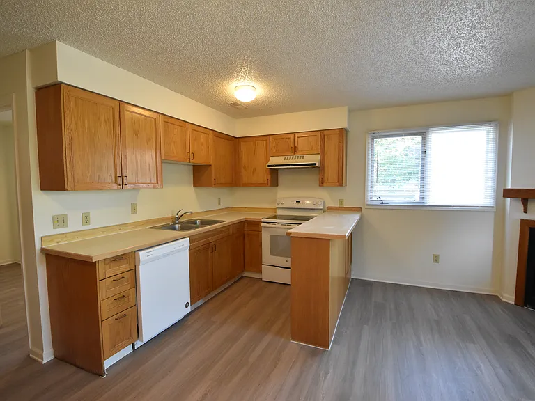 1921 Walnut St #101 — Photo 10