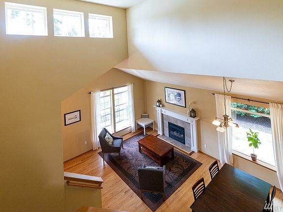 4th image of 9843 Overlook Dr NW