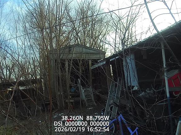 3rd image of 1975 N Sheppard St