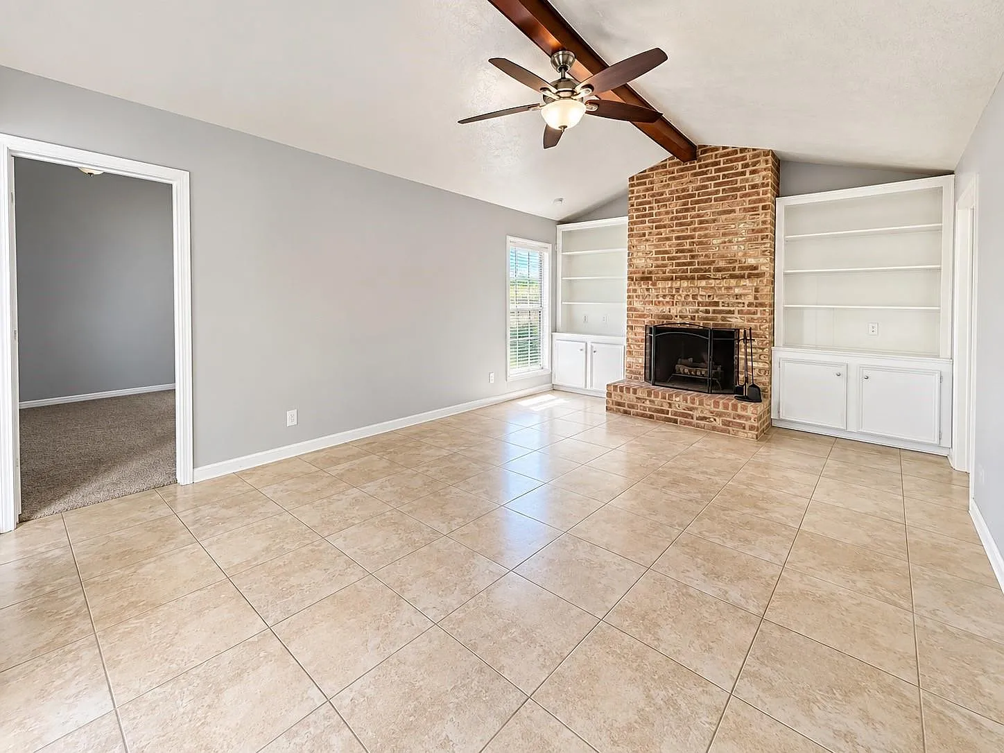3 bed, 2.0 bath, 1932 sqft, $1,900 — Photo 3