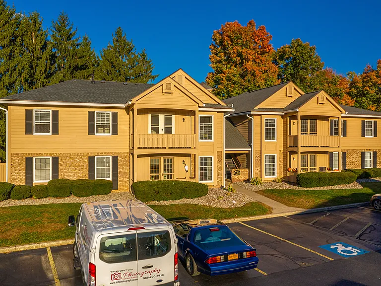 Wood Creek Apartments — Photo 21