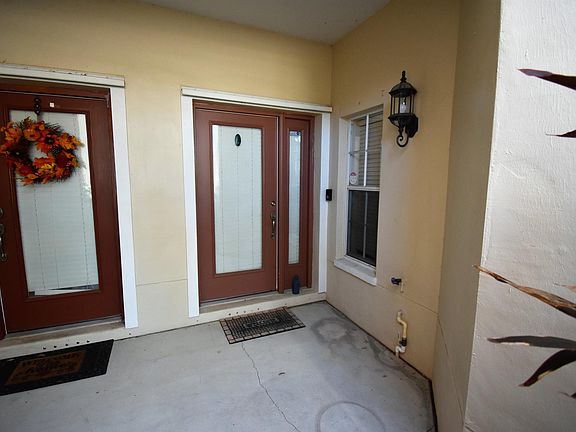 2nd image of 152 Valencia Cir