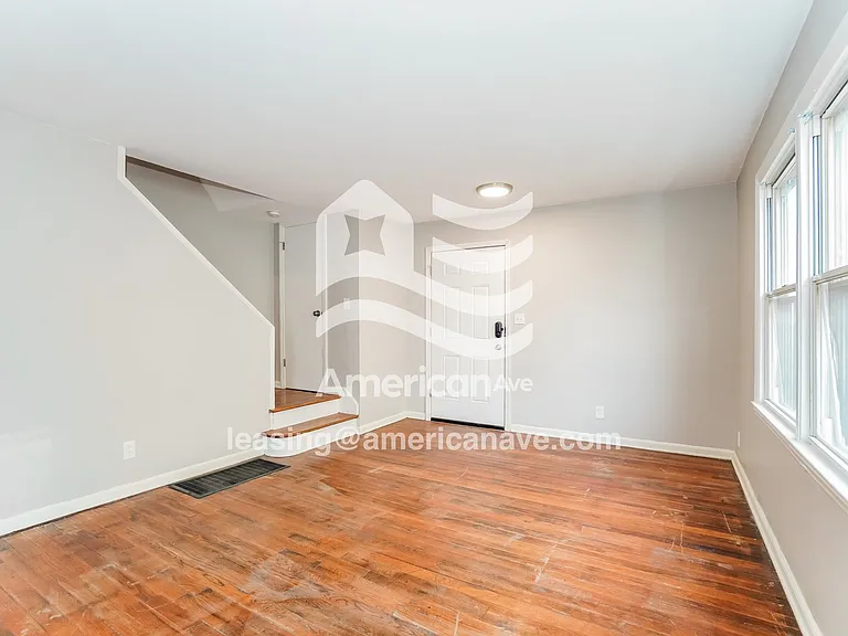 767230_003_wm_-_living_room_13625701.jpg