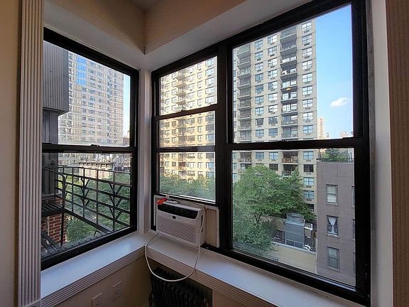 3rd image of 310 E 74th St #6Y