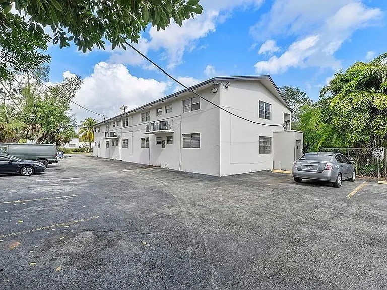 14950 N Miami Ave #6 — Photo 6