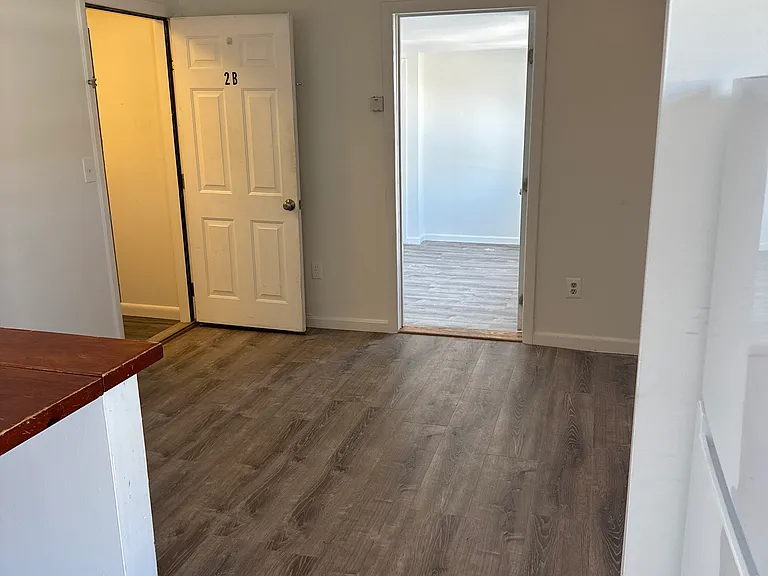 592 Lafayette Rd #2B — Photo 3