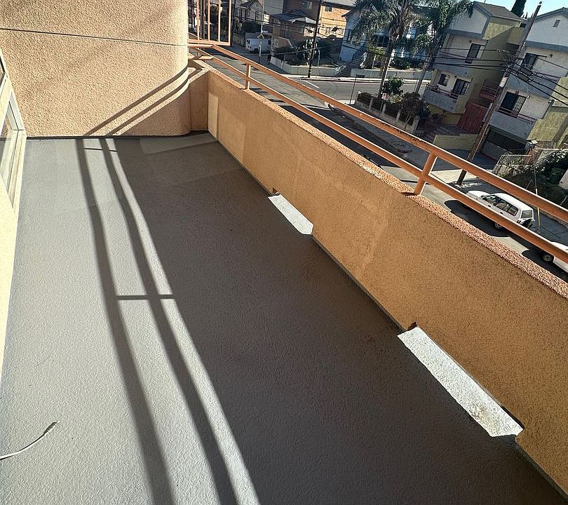 1st image of 813 Alpine St #305