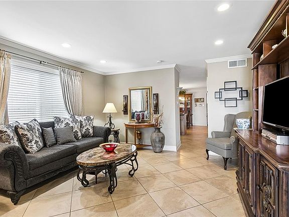 4th image of 4504 Belle Dr APT C