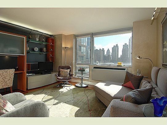 2nd image of 1965 Broadway APT 15J