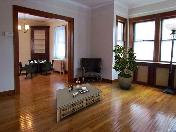 4th image of 16 Walnut Ave