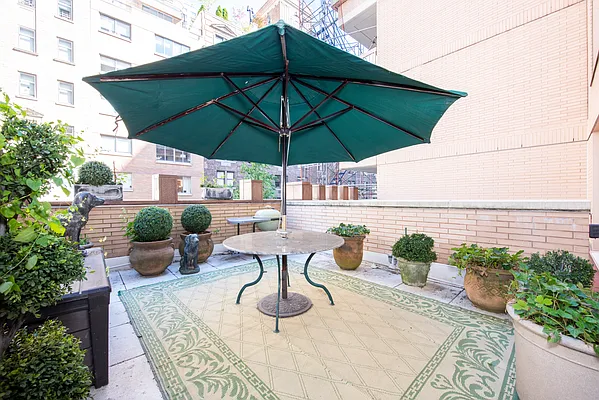 Sold by Douglas Elliman | media 24